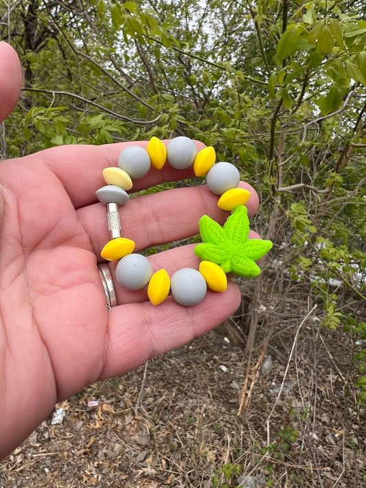 Weed Leaf Charmed Cable Ring